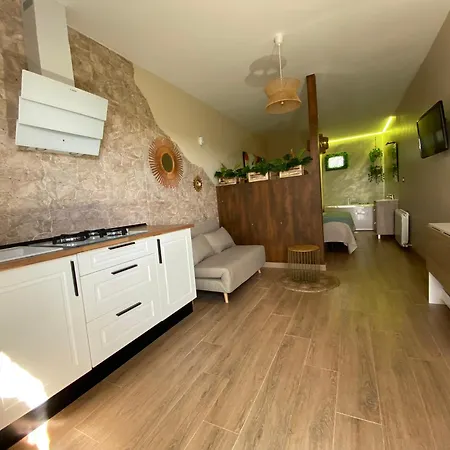 Casitas El Raso * Aldeamayor de San Martin